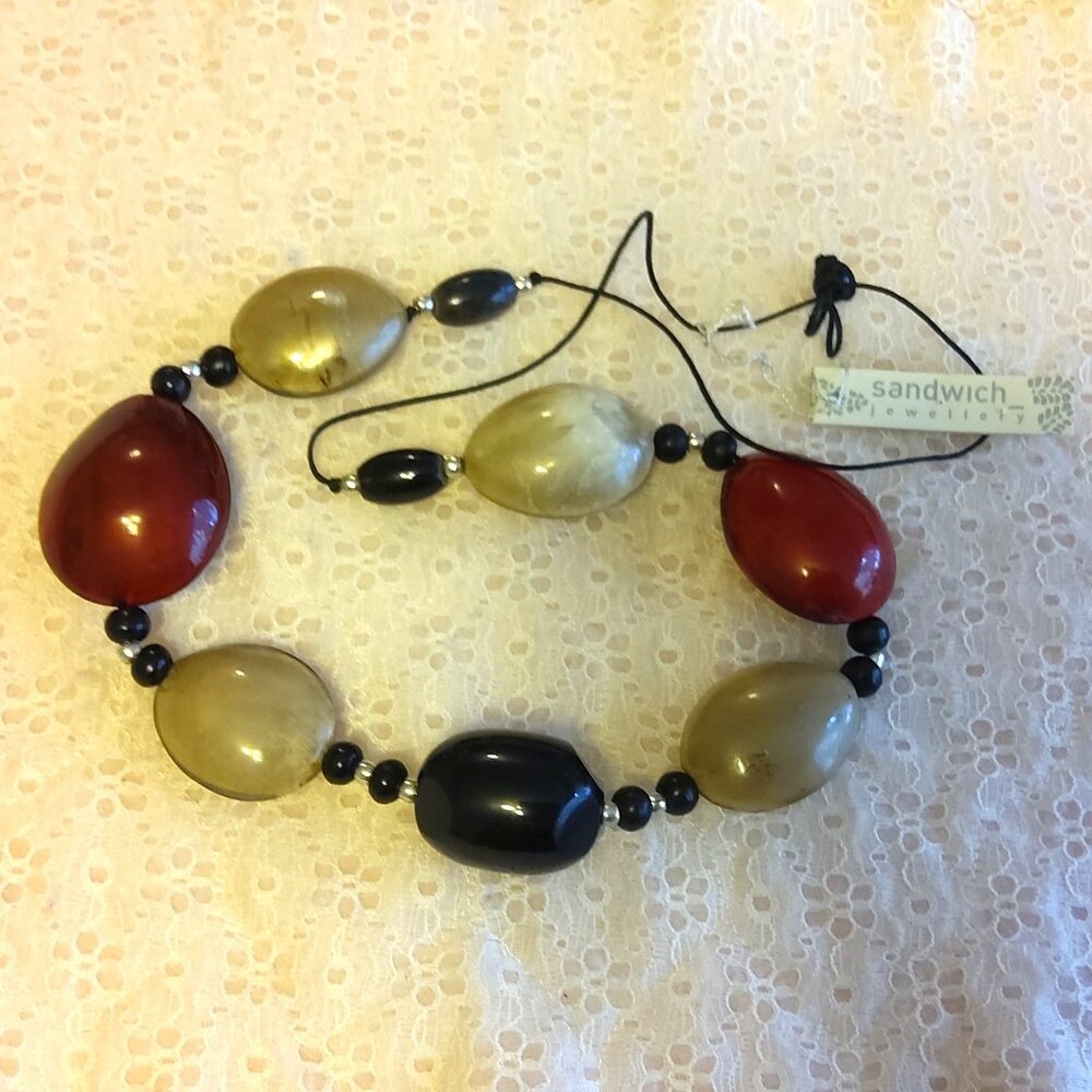 Vintage NEW sandwich jewellery Red Black Beige Oval Beads VTG Art Deco Necklace
